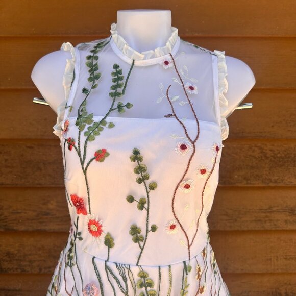 City Studio Floral Embroidered Sleeveless Fit & Flare Dress Size 11 White Multic - Picture 7 of 8